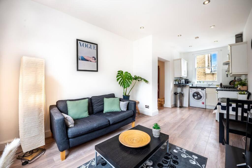 Cosy Flat In Central Ldn Payment To The Host Appartement Londen Buitenkant foto